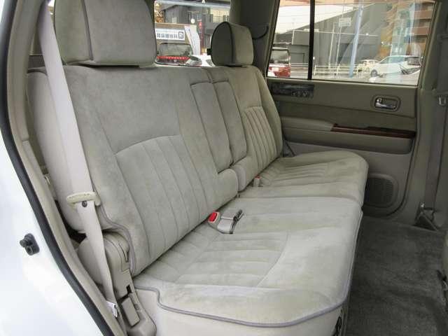 サファリ グランロードリミテッド ◆3列7人◆社外LEDライト◆パートタイム4WD◆クルコン◆ヘッドライトウォッシャ-◆リヤク-ラ-◆スノーモ-ド◆MTモード付5速AT◆背面タイヤ◆リヤドア観音開き◆サイドステップ◆日産ワイド保証付帯(15枚目)