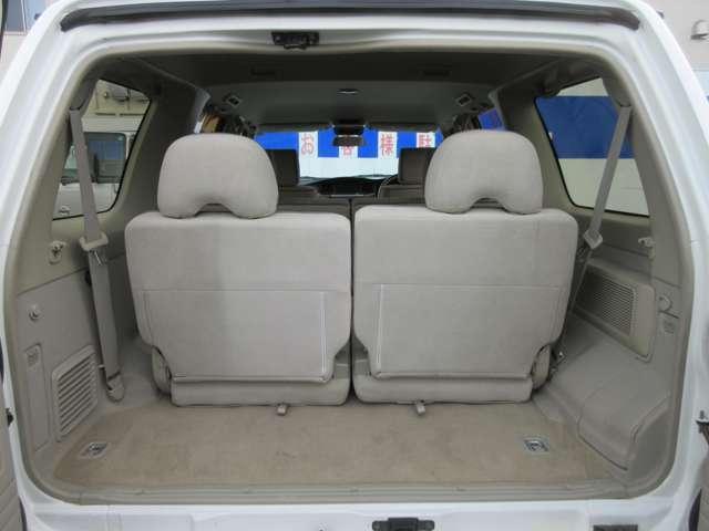 サファリ グランロードリミテッド ◆3列7人◆社外LEDライト◆パートタイム4WD◆クルコン◆ヘッドライトウォッシャ-◆リヤク-ラ-◆スノーモ-ド◆MTモード付5速AT◆背面タイヤ◆リヤドア観音開き◆サイドステップ◆日産ワイド保証付帯(18枚目)