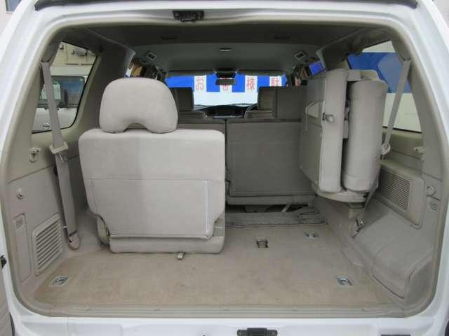 サファリ グランロードリミテッド ◆3列7人◆社外LEDライト◆パートタイム4WD◆クルコン◆ヘッドライトウォッシャ-◆リヤク-ラ-◆スノーモ-ド◆MTモード付5速AT◆背面タイヤ◆リヤドア観音開き◆サイドステップ◆日産ワイド保証付帯(19枚目)