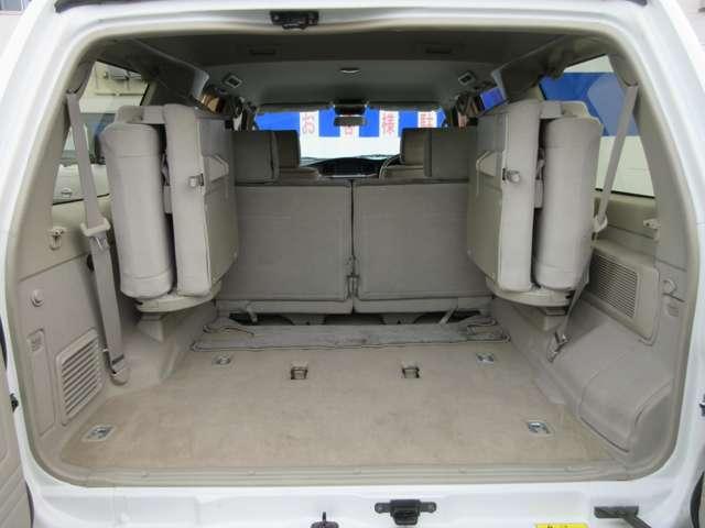 サファリ グランロードリミテッド ◆3列7人◆社外LEDライト◆パートタイム4WD◆クルコン◆ヘッドライトウォッシャ-◆リヤク-ラ-◆スノーモ-ド◆MTモード付5速AT◆背面タイヤ◆リヤドア観音開き◆サイドステップ◆日産ワイド保証付帯(20枚目)