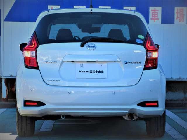 ノート e-パワー メダリスト ◆プレミアムホワイトインテリア◆ドラレコ◆メモリ-ナビ◆アラウンドビュー◆LEDライト◆ハイビ-ムアシスト◆スマ-トル-ムミラ-◆衝突被害軽減ブレ-キ◆踏み間違い防止◆障害物センサ-◆車線逸脱警報◆(8枚目)