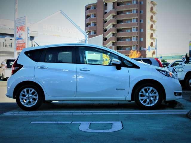 ノート e-パワー メダリスト ◆プレミアムホワイトインテリア◆ドラレコ◆メモリ-ナビ◆アラウンドビュー◆LEDライト◆ハイビ-ムアシスト◆スマ-トル-ムミラ-◆衝突被害軽減ブレ-キ◆踏み間違い防止◆障害物センサ-◆車線逸脱警報◆(9枚目)