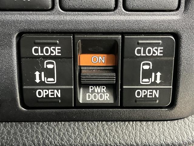 ノア Si ダブルバイビーII 横滑防止装置 PCS スマートキ- Bモニター DVD再生可 ドライブレコ フルセグテレビ ETC付き アイドリングS オートエアコン PS クルーズC ナビ&TV PW ウォークスルー LEDヘッド(10枚目)