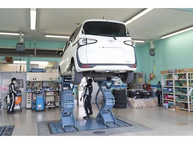 ハリアー Z 盗難防止 パノラマルーフ 運転席パワーシート 地デジ 横滑防止装置 リアビューカメラ ヘッドライトLED アルミホイール 点検記録簿 Wエアバッグ キーレス ドラレコ付き スマートキ- エアコン(31枚目)