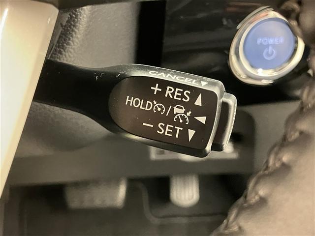 プリウス Ｓツーリングセレクション　レーダーブレーキサポート　フルオートエアコン　デュアルエアバック　バックモニタ－　ＡＷ　イモビ　ＥＳＣ　パワーウインド　スマキ－　ＥＴＣ車載器　サイドエアバック　フルセグ地デジＴＶ　ＤＶＤ再生可能（11枚目）