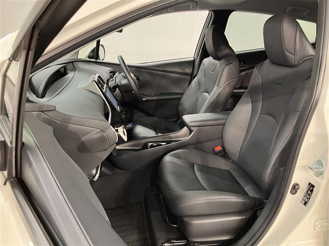 プリウス Ｓツーリングセレクション　レーダーブレーキサポート　フルオートエアコン　デュアルエアバック　バックモニタ－　ＡＷ　イモビ　ＥＳＣ　パワーウインド　スマキ－　ＥＴＣ車載器　サイドエアバック　フルセグ地デジＴＶ　ＤＶＤ再生可能（14枚目）