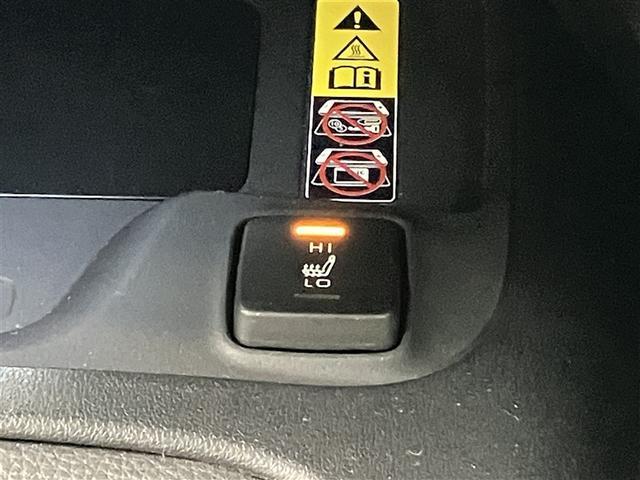 カローラツーリング ハイブリッド　ダブルバイビー　大型フルセグナビＴＶ　バックカメラ　ＥＴＣ２．０　シートヒーター　衝突回避ブレーキ　整備手帳　メディアプレイヤー接続　バックモニター　ＬＥＤライト　ワンオーナー　クルコン　ドライブレコーダー（12枚目）