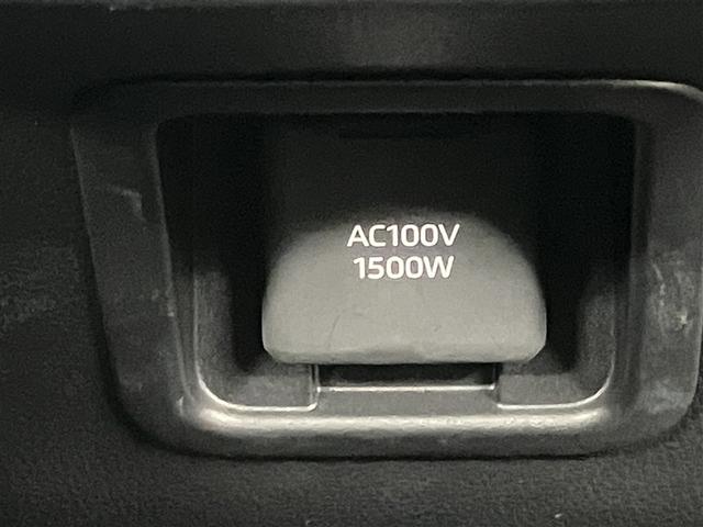 クラウンクロスオーバー Ｇアドバンスド　衝突軽減装置　フルセグテレビ　クルコン　横滑防止装置　ドライブレコーダー　ＬＥＤヘッドライト　Ｂカメラ　Ｐシート　ＥＴＣ　オートエアコン　ＡＣ１００Ｖ電源　ＡＵＸ　エアバッグ　４ＷＤ　キーレス　ＡＢＳ（13枚目）