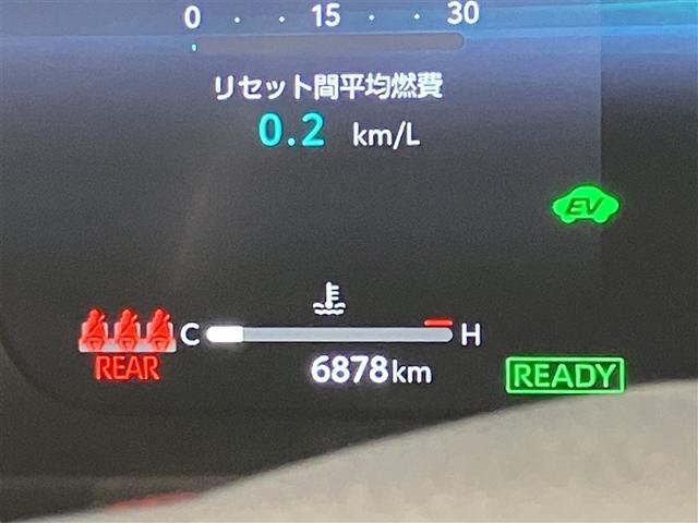 クラウンクロスオーバー Ｇアドバンスド　衝突軽減装置　フルセグテレビ　クルコン　横滑防止装置　ドライブレコーダー　ＬＥＤヘッドライト　Ｂカメラ　Ｐシート　ＥＴＣ　オートエアコン　ＡＣ１００Ｖ電源　ＡＵＸ　エアバッグ　４ＷＤ　キーレス　ＡＢＳ（18枚目）