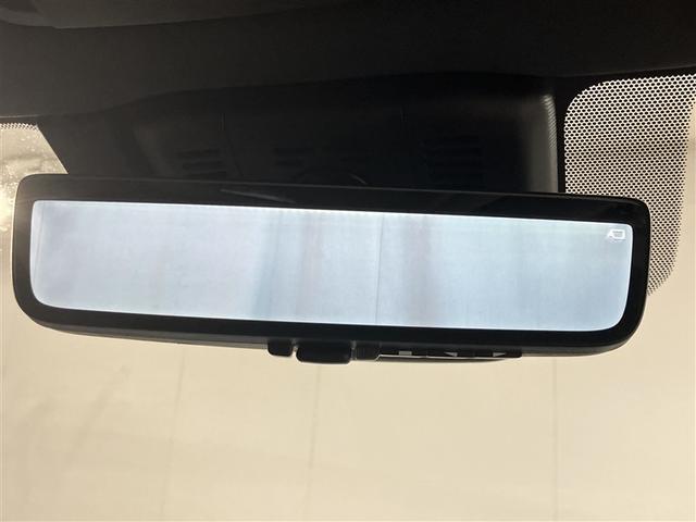 クラウンクロスオーバー Ｇアドバンスド　衝突軽減装置　フルセグテレビ　クルコン　横滑防止装置　ドライブレコーダー　ＬＥＤヘッドライト　Ｂカメラ　Ｐシート　ＥＴＣ　オートエアコン　ＡＣ１００Ｖ電源　ＡＵＸ　エアバッグ　４ＷＤ　キーレス　ＡＢＳ（19枚目）