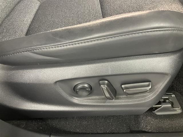 クラウンクロスオーバー Ｇアドバンスド　衝突軽減装置　フルセグテレビ　クルコン　横滑防止装置　ドライブレコーダー　ＬＥＤヘッドライト　Ｂカメラ　Ｐシート　ＥＴＣ　オートエアコン　ＡＣ１００Ｖ電源　ＡＵＸ　エアバッグ　４ＷＤ　キーレス　ＡＢＳ（21枚目）