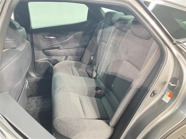 クラウンクロスオーバー Ｇアドバンスド　衝突軽減装置　フルセグテレビ　クルコン　横滑防止装置　ドライブレコーダー　ＬＥＤヘッドライト　Ｂカメラ　Ｐシート　ＥＴＣ　オートエアコン　ＡＣ１００Ｖ電源　ＡＵＸ　エアバッグ　４ＷＤ　キーレス　ＡＢＳ（22枚目）