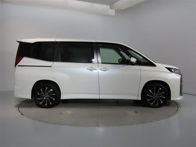 ノア ハイブリッドＳ－Ｚ　トヨタ認定中古車　禁煙車　ワンオーナー　後席モニター　４ＷＤ　快適利便パッケージ（4枚目）