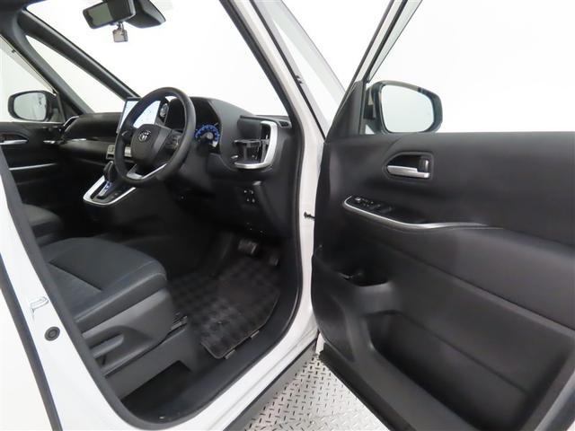 ノア ハイブリッドＳ－Ｚ　トヨタ認定中古車　禁煙車　ワンオーナー　後席モニター　４ＷＤ　快適利便パッケージ（8枚目）