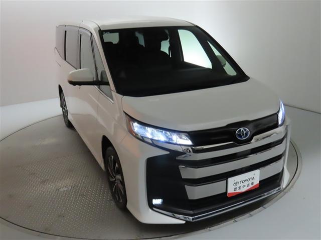 ノア ハイブリッドＳ－Ｚ　トヨタ認定中古車　禁煙車　ワンオーナー　後席モニター　４ＷＤ　快適利便パッケージ（9枚目）