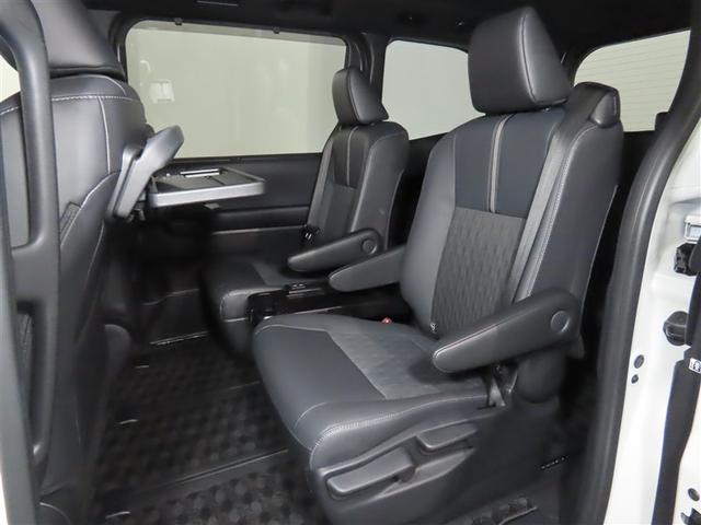 ノア ハイブリッドＳ－Ｚ　トヨタ認定中古車　禁煙車　ワンオーナー　後席モニター　４ＷＤ　快適利便パッケージ（11枚目）