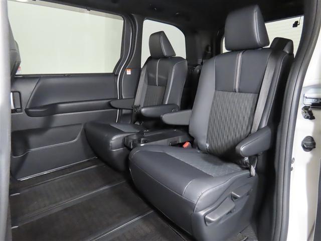 ノア ハイブリッドＳ－Ｚ　トヨタ認定中古車　禁煙車　ワンオーナー　ＥＴＣ２．０　ユニバーサルステップ（11枚目）