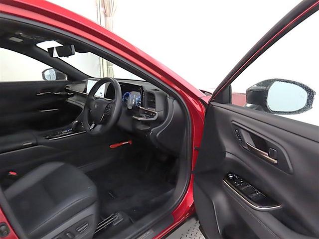 クラウンスポーツ Ｚ　初売りフェアー対象車　トヨタ認定中古車　禁煙車　ワンオーナー（8枚目）