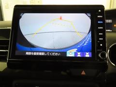 後方の見える安心をお届けするバックガイドモニター付：バックするときのアシストラインもあって楽々バック！車庫入れや縦列駐車をサポートし、苦手な駐車も安心です！今やもう手放せない装備ですネ♪ 7