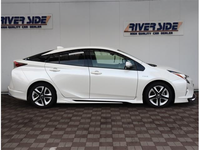TOYOTA PRIUS S TOURING SELECTION