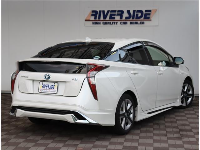 TOYOTA PRIUS S TOURING SELECTION