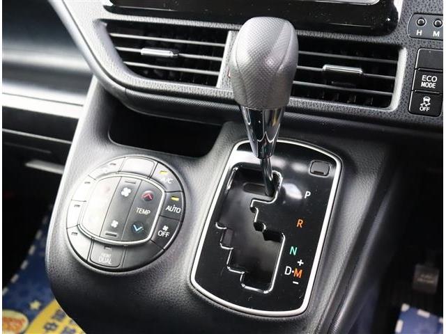 ヴォクシー Ｘ　純正メモリーナビ　フルセグ　フリップダウンモニター　Ｂカメラ　ＥＴＣ　両側電動スライドドア　ＬＥＤライト　社外１５インチアルミ　８人乗り　当店下取り車（13枚目）