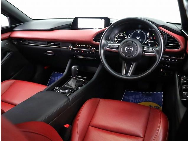 MAZDA3ファストバック 20Sバーガンディ セレクション 4WD シグネイチャースタイル BOSEサウンド8.8型ナビ スマホ連動 全方位カメラ ETC ドラレコ DVD再生 i-ACTIVSENSE 赤革シートヒーター ステアヒーター HUD 18AW(7枚目)