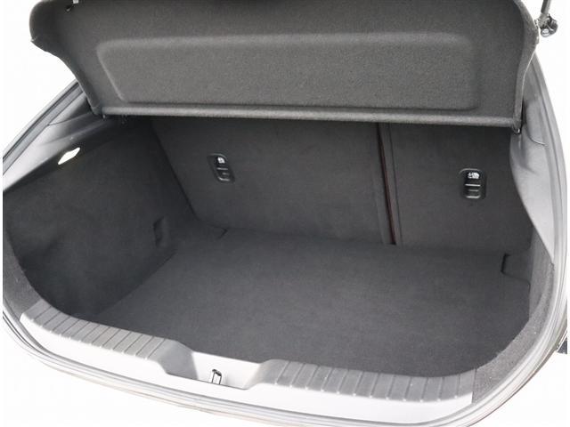 MAZDA3ファストバック 20Sバーガンディ セレクション 4WD シグネイチャースタイル BOSEサウンド8.8型ナビ スマホ連動 全方位カメラ ETC ドラレコ DVD再生 i-ACTIVSENSE 赤革シートヒーター ステアヒーター HUD 18AW(18枚目)