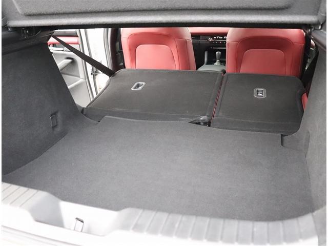 MAZDA3ファストバック 20Sバーガンディ セレクション 4WD シグネイチャースタイル BOSEサウンド8.8型ナビ スマホ連動 全方位カメラ ETC ドラレコ DVD再生 i-ACTIVSENSE 赤革シートヒーター ステアヒーター HUD 18AW(19枚目)