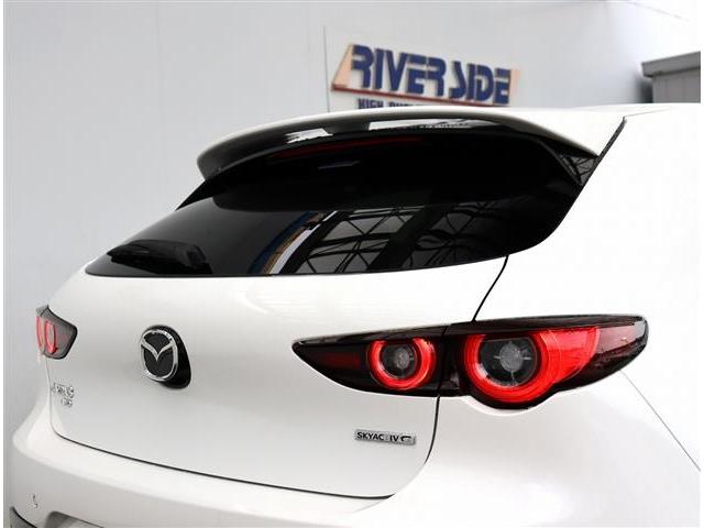 MAZDA3ファストバック 20Sバーガンディ セレクション 4WD シグネイチャースタイル BOSEサウンド8.8型ナビ スマホ連動 全方位カメラ ETC ドラレコ DVD再生 i-ACTIVSENSE 赤革シートヒーター ステアヒーター HUD 18AW(31枚目)