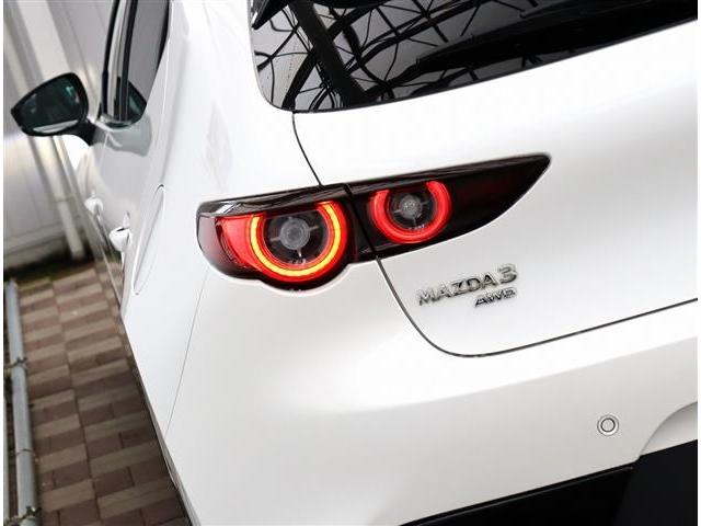MAZDA3ファストバック 20Sバーガンディ セレクション 4WD シグネイチャースタイル BOSEサウンド8.8型ナビ スマホ連動 全方位カメラ ETC ドラレコ DVD再生 i-ACTIVSENSE 赤革シートヒーター ステアヒーター HUD 18AW(34枚目)