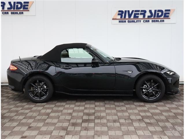 この度は、当社のお車をご覧頂き誠にありがとうございます。お車の状態や、装備の詳細は無料通話のフリーダイヤルにてお気軽にご連絡ください。担当者がご案内させていただきます。