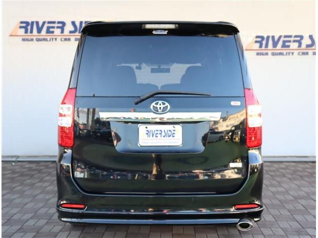 ノア Si 純正HDDナビ フルセグ フリップダウンモニター Bカメラ ETC 左パワースライド ディスチャージ スマートキー オプションエアロ 革調シートカバー パドルシフト 16AW(24枚目)