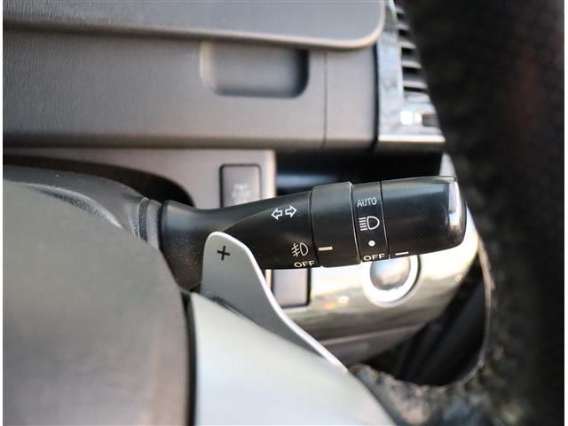 ノア Si 純正HDDナビ フルセグ フリップダウンモニター Bカメラ ETC 左パワースライド ディスチャージ スマートキー オプションエアロ 革調シートカバー パドルシフト 16AW(33枚目)