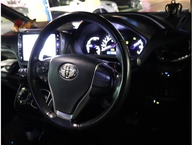 ヴォクシー ハイブリッドＺＳ　煌ＩＩＩ　ワンオーナー　アルパイン１１型ツインナビ　Ｂカメラ　ＥＴＣ　シグネチャーイルミ　純正デジタルインナーミラー　革調シートカバー　両側電動　シートヒーター　１６ＡＷ　セーフティセンス　クリソナ（7枚目）