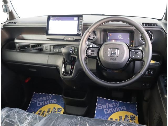 N-BOXカスタム ターボコーディネートスタイル 純正9型ナビ フルセグ アップルカープレイ Bカメラ 両側電動スライド 専用15AW シートヒーター 合皮シート LEDライトフォグ パドルシフト スマートキー 電子パーキング ホンダセンシング(7枚目)