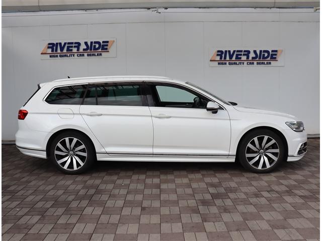 パサートヴァリアント TSI Rライン 純正ナビ ブルートゥース Bカメラ ナッパレザーシート パワーゲート パワーシート スマートキー シートヒーター 18AW レーダークルコン レーンアシスト 電子パーキング(2枚目)