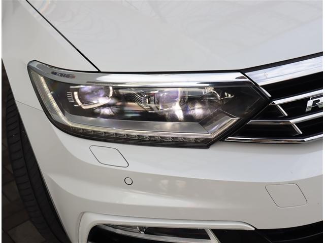 パサートヴァリアント TSI Rライン 純正ナビ ブルートゥース Bカメラ ナッパレザーシート パワーゲート パワーシート スマートキー シートヒーター 18AW レーダークルコン レーンアシスト 電子パーキング(13枚目)