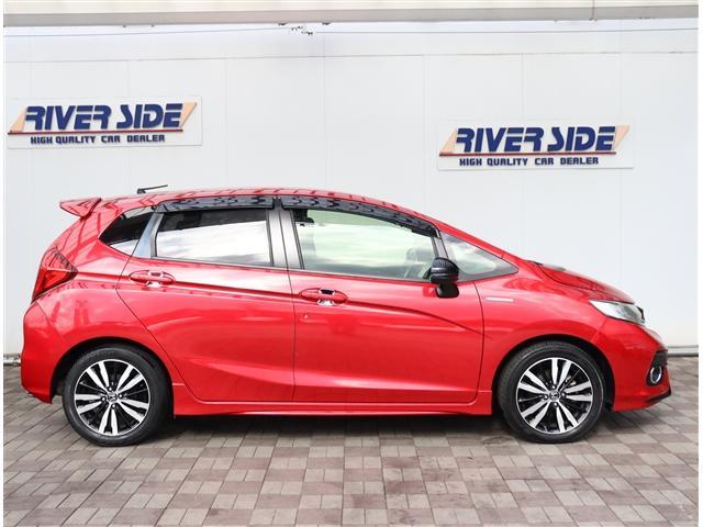 フィットハイブリッド Ｓ　ホンダセンシング　純正メモリーナビ　フルセグ　ブルートゥース　ＥＴＣ　ドラレコ　ＬＥＤライトフォグリアスポ　１６ＡＷ　スマートキー　パドルシフト　ホンダセンシング　レーダークルコン　車線逸脱警告　オートライト（5枚目）