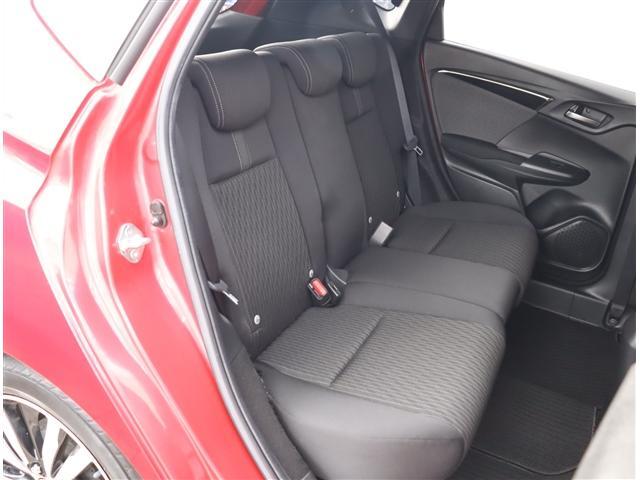 フィットハイブリッド Ｓ　ホンダセンシング　純正メモリーナビ　フルセグ　ブルートゥース　ＥＴＣ　ドラレコ　ＬＥＤライトフォグリアスポ　１６ＡＷ　スマートキー　パドルシフト　ホンダセンシング　レーダークルコン　車線逸脱警告　オートライト（18枚目）