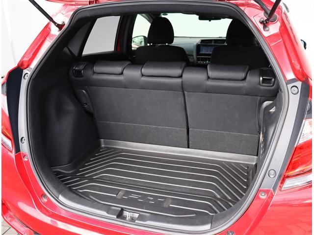 フィットハイブリッド Ｓ　ホンダセンシング　純正メモリーナビ　フルセグ　ブルートゥース　ＥＴＣ　ドラレコ　ＬＥＤライトフォグリアスポ　１６ＡＷ　スマートキー　パドルシフト　ホンダセンシング　レーダークルコン　車線逸脱警告　オートライト（19枚目）