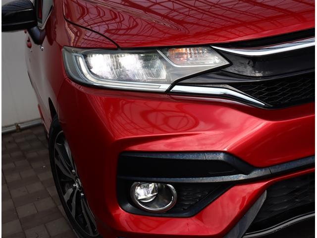 フィットハイブリッド Ｓ　ホンダセンシング　純正メモリーナビ　フルセグ　ブルートゥース　ＥＴＣ　ドラレコ　ＬＥＤライトフォグリアスポ　１６ＡＷ　スマートキー　パドルシフト　ホンダセンシング　レーダークルコン　車線逸脱警告　オートライト（20枚目）