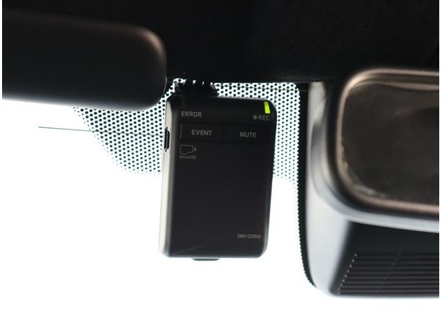 Ｎ－ＯＮＥ ＲＳ　ワンオーナー　純正９型ナビ　アップルカープレイ　フルセグ　Ｂカメラドラレコ　ＥＴＣ　センターストライプ　シートヒーター　スマートキー　１５ＡＷ　パドルシフト　ＬＥＤライト　ホンダセンシング　ソナー（11枚目）