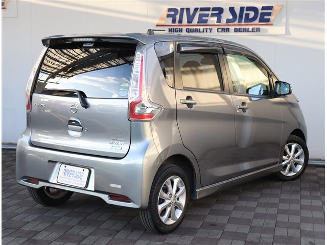 デイズ ハイウェイスター X 純正メモリーナビ フルセグ ブルートゥース DVD再生 ディスチャージライトオートAC インテリキー 14AW エマージェンシーブレーキ オートハイビーム アイドリングストップ 後期型(6枚目)