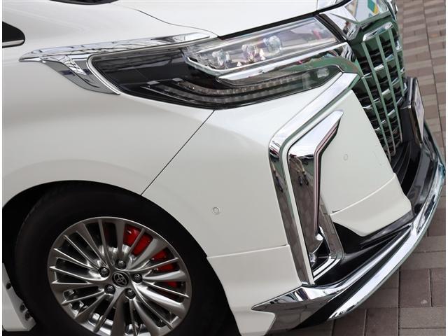 アルファードハイブリッド ＳＲ　Ｃパッケージ　モデリスタエアログリル　マフラー　シグネチャーイルミ　ブリッツ車高調　３眼ＬＥＤ　メーカーＪＢＬツインナビ　ＨＤＭＩ　全方位カメラ　ＥＴＣ　サンルーフ　黒革エアー　デジタルミラー　フットイルミ　両電動（20枚目）