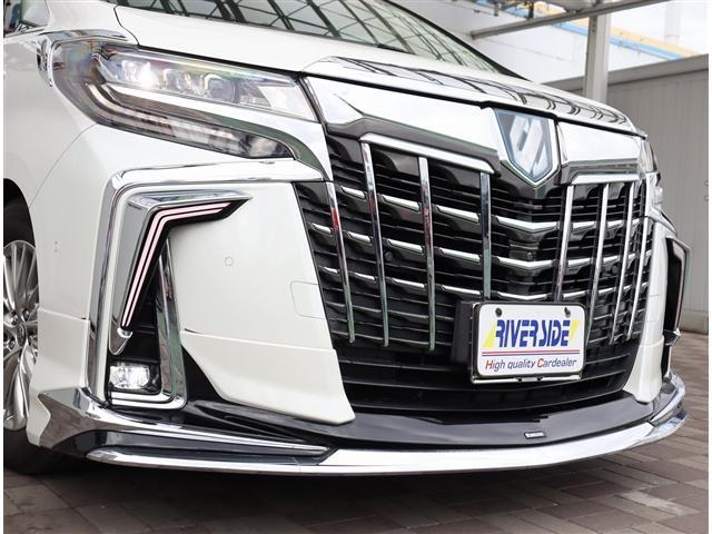 アルファードハイブリッド ＳＲ　Ｃパッケージ　モデリスタエアログリル　マフラー　シグネチャーイルミ　ブリッツ車高調　３眼ＬＥＤ　メーカーＪＢＬツインナビ　ＨＤＭＩ　全方位カメラ　ＥＴＣ　サンルーフ　黒革エアー　デジタルミラー　フットイルミ　両電動（21枚目）