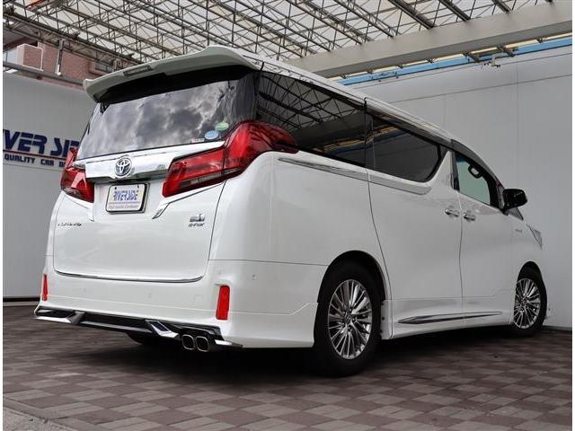 アルファードハイブリッド ＳＲ　Ｃパッケージ　モデリスタエアログリル　マフラー　シグネチャーイルミ　ブリッツ車高調　３眼ＬＥＤ　メーカーＪＢＬツインナビ　ＨＤＭＩ　全方位カメラ　ＥＴＣ　サンルーフ　黒革エアー　デジタルミラー　フットイルミ　両電動（29枚目）