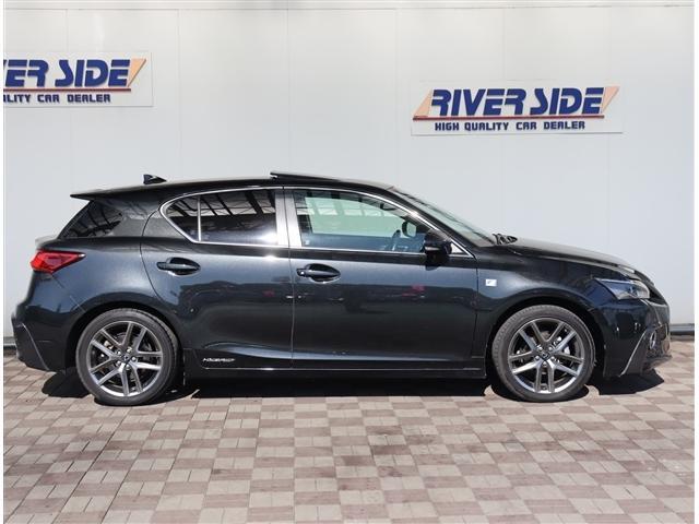 ＣＴ ＣＴ２００ｈ　Ｆスポーツ　サンルーフ　純正１０．３型ナビ　フルセグ　ブルーレイ再生　Ｂカメラ　ＥＴＣ　ドラレコ　革調シートカバー　シートヒーター　パワーシート　ＬＥＤライトフォグ　１７ＡＷ　レクサスセーフティ　クリソナ　後期型（5枚目）