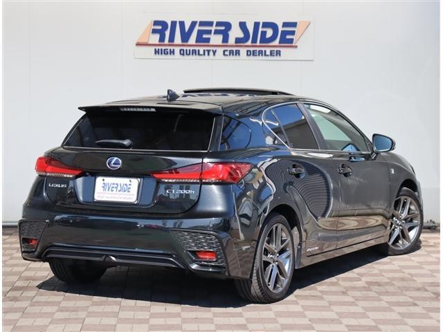 ＣＴ ＣＴ２００ｈ　Ｆスポーツ　サンルーフ　純正１０．３型ナビ　フルセグ　ブルーレイ再生　Ｂカメラ　ＥＴＣ　ドラレコ　革調シートカバー　シートヒーター　パワーシート　ＬＥＤライトフォグ　１７ＡＷ　レクサスセーフティ　クリソナ　後期型（6枚目）