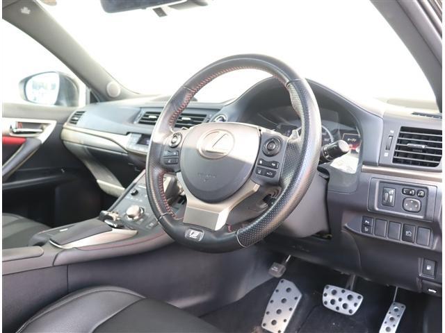 ＣＴ ＣＴ２００ｈ　Ｆスポーツ　サンルーフ　純正１０．３型ナビ　フルセグ　ブルーレイ再生　Ｂカメラ　ＥＴＣ　ドラレコ　革調シートカバー　シートヒーター　パワーシート　ＬＥＤライトフォグ　１７ＡＷ　レクサスセーフティ　クリソナ　後期型（7枚目）